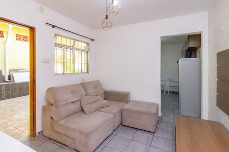 Sala de casa para alugar com 2 quartos, 110m² em Jardim Regina, São Paulo