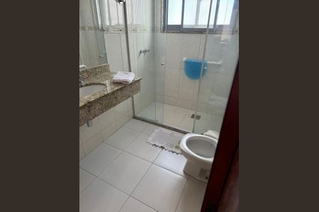 Banheiro de apartamento para alugar com 2 quartos, 75m² em Centro, Pelotas