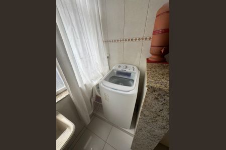Área de serviço de apartamento para alugar com 2 quartos, 75m² em Centro, Pelotas