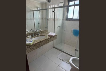 Banheiro de apartamento para alugar com 2 quartos, 75m² em Centro, Pelotas