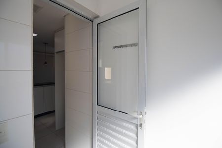 Área de Serviço de apartamento para alugar com 2 quartos, 54m² em Parada Inglesa, São Paulo