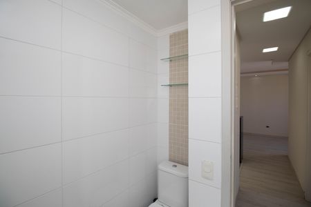 Banheiro de apartamento para alugar com 2 quartos, 54m² em Parada Inglesa, São Paulo