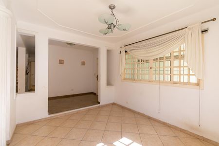 Casa para alugar com 400m², 4 quartos e 6 vagas Casa para alugar com 400m², 4 quartos e 6 vagasSala