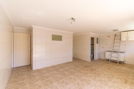 Casa para alugar com 400m², 4 quartos e 6 vagas Casa para alugar com 400m², 4 quartos e 6 vagasLavanderia