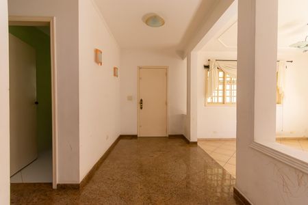 Casa para alugar com 400m², 4 quartos e 6 vagas Casa para alugar com 400m², 4 quartos e 6 vagasHall de entrada