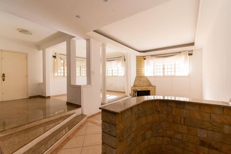 Casa para alugar com 400m², 4 quartos e 6 vagas Casa para alugar com 400m², 4 quartos e 6 vagasSala