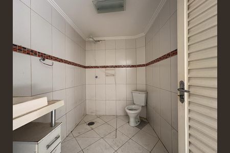 Casa para alugar com 400m², 4 quartos e 6 vagas Casa para alugar com 400m², 4 quartos e 6 vagasÁrea gourmet - Banheiro