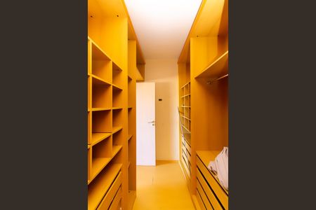Suíte 3 - Closet de casa para alugar com 4 quartos, 400m² em Vila Bela, São Paulo