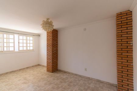 Casa para alugar com 400m², 4 quartos e 6 vagas Casa para alugar com 400m², 4 quartos e 6 vagasLavanderia - Quarto
