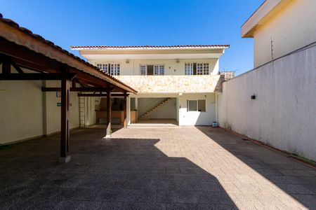 Casa para alugar com 400m², 4 quartos e 6 vagas Casa para alugar com 400m², 4 quartos e 6 vagasQuintal