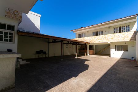 Casa para alugar com 400m², 4 quartos e 6 vagas Casa para alugar com 400m², 4 quartos e 6 vagasQuintal