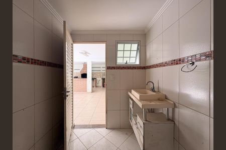 Casa para alugar com 400m², 4 quartos e 6 vagas Casa para alugar com 400m², 4 quartos e 6 vagasÁrea gourmet - Banheiro