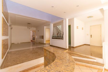 Casa para alugar com 4 quartos, 400m² em Vila Bela, São Paulo