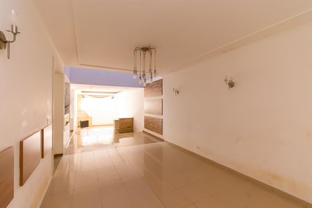 Casa para alugar com 400m², 4 quartos e 6 vagas Casa para alugar com 400m², 4 quartos e 6 vagasSala de Jantar