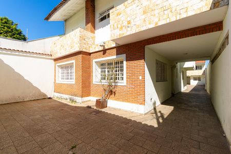 Casa para alugar com 400m², 4 quartos e 6 vagas Casa para alugar com 400m², 4 quartos e 6 vagasGaragem