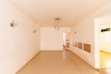 Casa para alugar com 400m², 4 quartos e 6 vagas Casa para alugar com 400m², 4 quartos e 6 vagasSala de Jantar