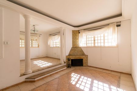Casa para alugar com 400m², 4 quartos e 6 vagas Casa para alugar com 400m², 4 quartos e 6 vagasSala
