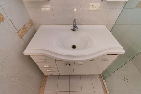 Casa para alugar com 400m², 4 quartos e 6 vagas Casa para alugar com 400m², 4 quartos e 6 vagasBanheiro da Suíte 1