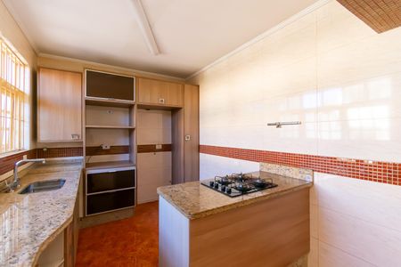 Casa para alugar com 400m², 4 quartos e 6 vagas Casa para alugar com 400m², 4 quartos e 6 vagasCozinha