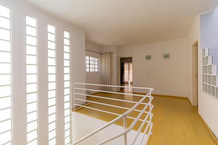 Casa para alugar com 400m², 4 quartos e 6 vagas Casa para alugar com 400m², 4 quartos e 6 vagasHall dos Quartos