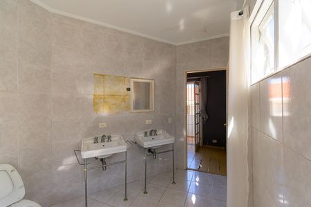 Casa para alugar com 400m², 4 quartos e 6 vagas Casa para alugar com 400m², 4 quartos e 6 vagasBanheiro da Suíte 3