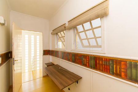 Casa para alugar com 400m², 4 quartos e 6 vagas Casa para alugar com 400m², 4 quartos e 6 vagasEscritório