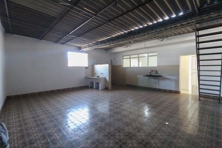 Área de Serviço de casa para alugar com 3 quartos, 200m² em Jardim Sao Carlos (zona Leste), São Paulo