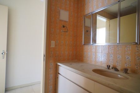 Apartamento à venda com 130m², 3 quartos e 1 vaga Apartamento à venda com 130m², 3 quartos e 1 vagaBanheiro