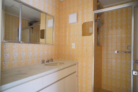 Apartamento à venda com 130m², 3 quartos e 1 vaga Apartamento à venda com 130m², 3 quartos e 1 vagaBanheiro