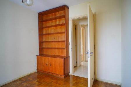 Apartamento à venda com 130m², 3 quartos e 1 vaga Apartamento à venda com 130m², 3 quartos e 1 vagaQuarto 2