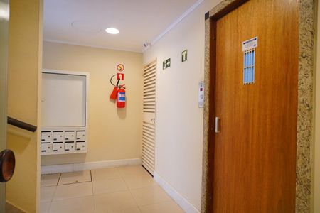 Apartamento à venda com 130m², 3 quartos e 1 vaga Apartamento à venda com 130m², 3 quartos e 1 vagaÁrea comum