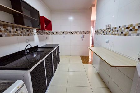 Cozinha de casa de condomínio para alugar com 2 quartos, 41m² em Maracanã, Praia Grande