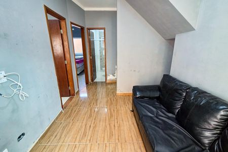 Sala de casa de condomínio para alugar com 2 quartos, 41m² em Maracanã, Praia Grande