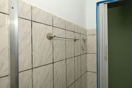Banheiro de casa para alugar com 1 quarto, 35m² em Vila Iolanda Ii, São Paulo