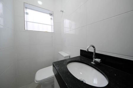 Lavabo de casa de condomínio para alugar com 2 quartos, 75m² em Vila Marieta, São Paulo