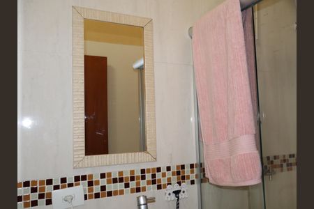 Casa à venda com 85m², 2 quartos e 2 vagasBanheiro suíte 2