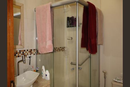 Casa à venda com 85m², 2 quartos e 2 vagasBanheiro suíte 2
