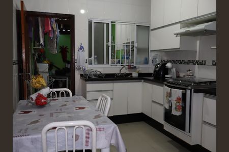 Casa à venda com 85m², 2 quartos e 2 vagasCozinha