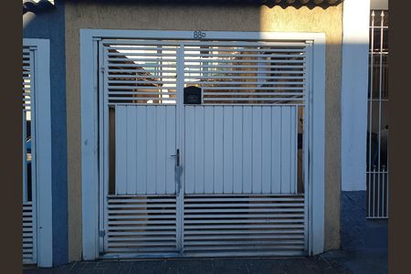 Casa à venda com 85m², 2 quartos e 2 vagas Casa à venda com 85m², 2 quartos e 2 vagasFachada e portão