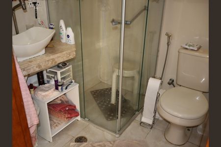 Casa à venda com 85m², 2 quartos e 2 vagasBanheiro suíte 2