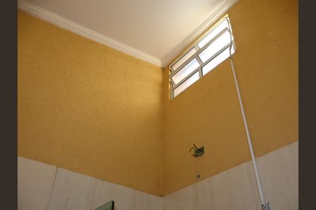 Casa à venda com 85m², 2 quartos e 2 vagasBanheiro suíte 1