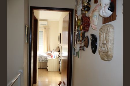 Casa à venda com 85m², 2 quartos e 2 vagasCorredor