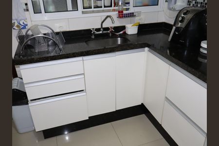 Casa à venda com 85m², 2 quartos e 2 vagasCozinha