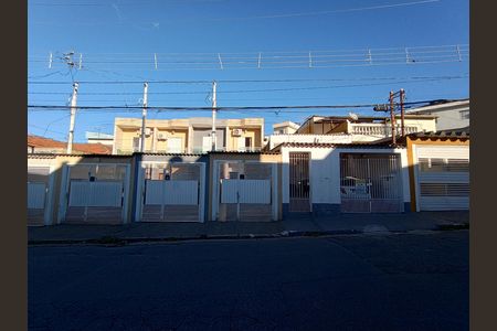 Casa à venda com 85m², 2 quartos e 2 vagas Casa à venda com 85m², 2 quartos e 2 vagasFachada e portão