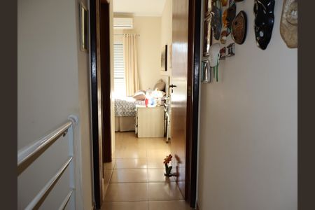 Casa à venda com 85m², 2 quartos e 2 vagasCorredor