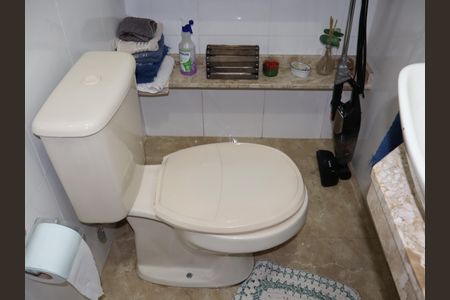 Casa à venda com 85m², 2 quartos e 2 vagasLavabo