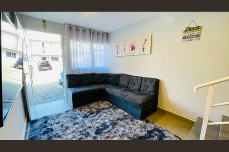 Casa de condomínio para alugar com 49m², 2 quartos e 1 vagaSala