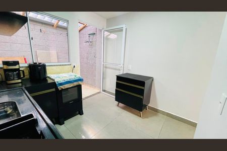 Cozinha de casa de condomínio para alugar com 2 quartos, 49m² em Bairro Jardim Nossa Senhora das Graças, Cotia