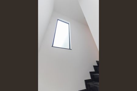 Escada de casa para alugar com 2 quartos, 110m² em Lajeado, São Paulo