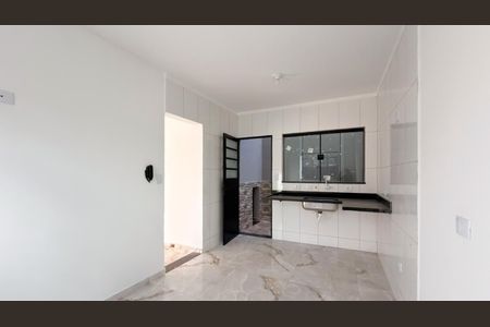 Cozinha de casa para alugar com 2 quartos, 110m² em Lajeado, São Paulo